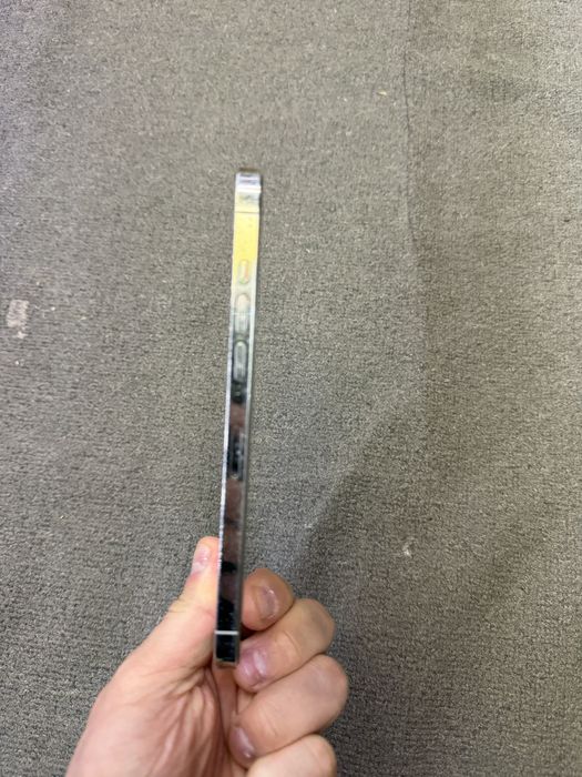 Iphone 12 pro max white заблокований