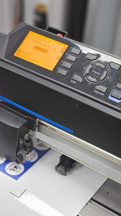 Selling 1300mm Graphtec CE7000 Cutting Plotter64584258496386123