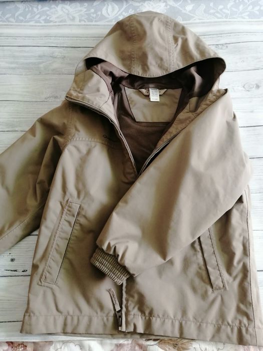 Легка куртка вітрівка