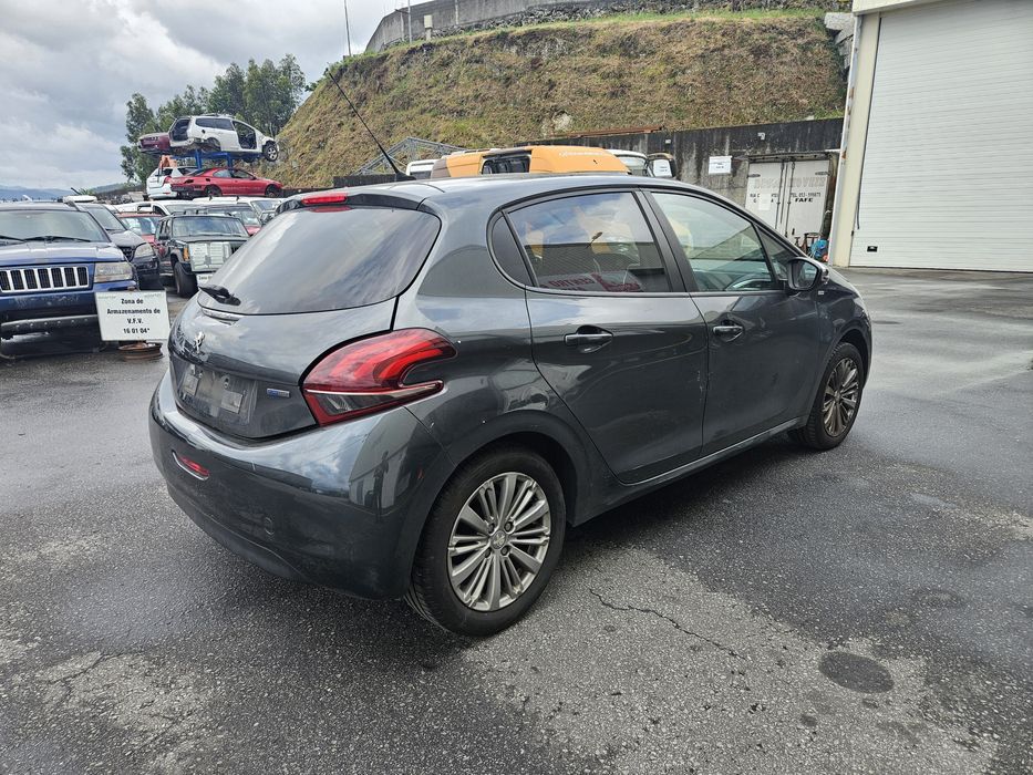 Peugeot 208 STYLE 1.2 VTi de 2017 para peças