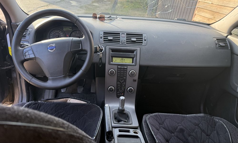 Продам авто VOLVO V50 2008