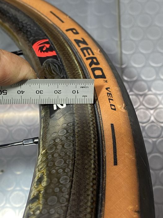 Rodas zipp 202 carbono