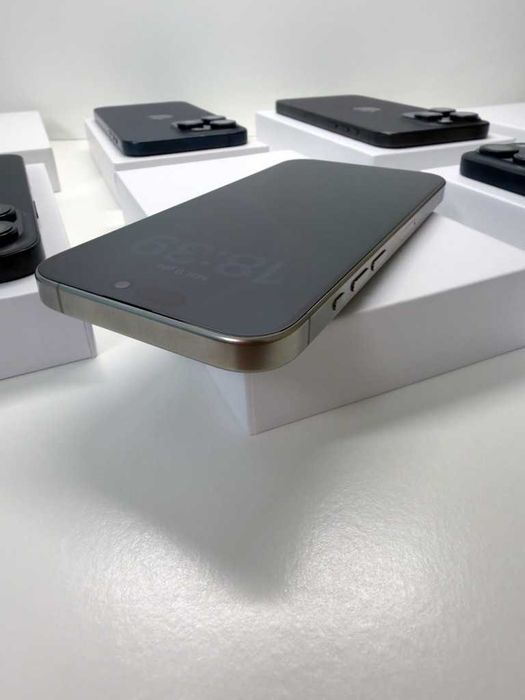 Apple iPhone 15 Pro・512GB・Titânio natural (Fatura e Garantia)