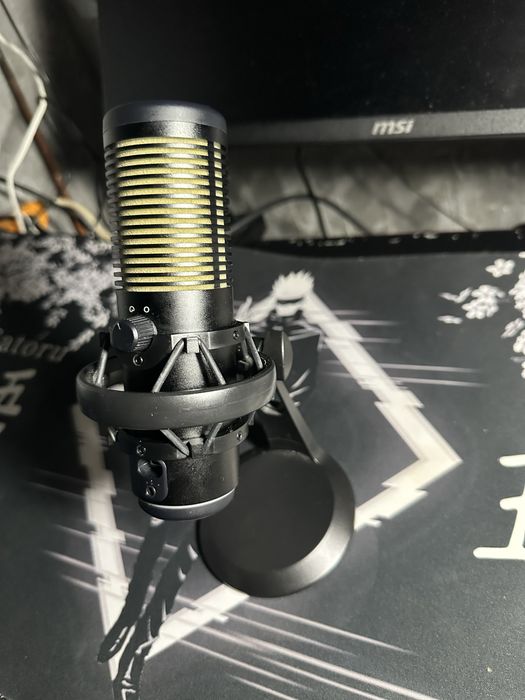 Продам микрофон в отличном состояние