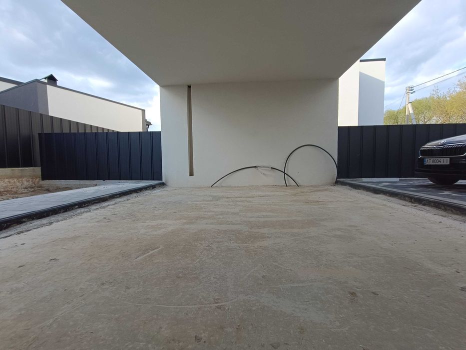 ПРОДАМ дім  загороджений дуплекс з гаржем та терасою 160 м² , 3сот ГАЗ  підключенні всі міські комунікації