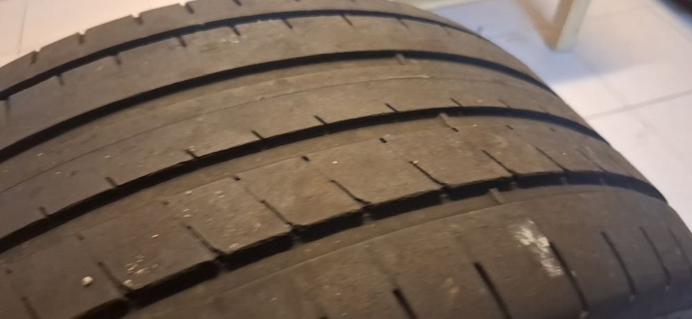 Pneu usado 245/40/18