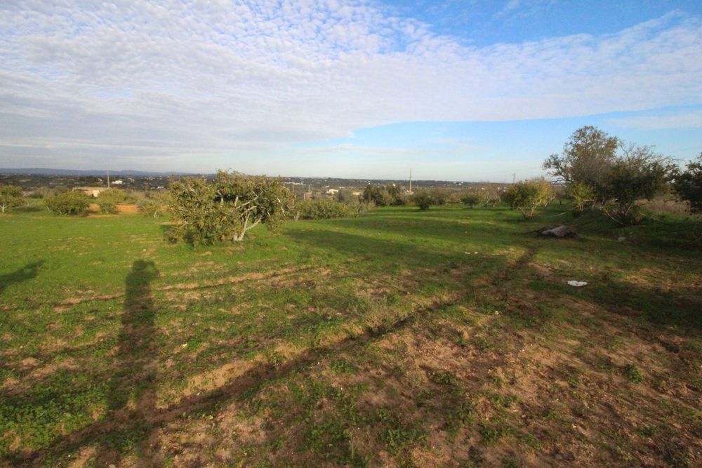Quinta perto Amendoeiras Golfe com uma casa habitável e uma Ruina