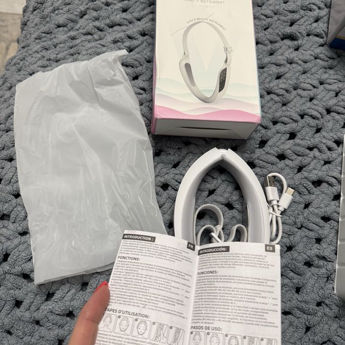 Пристрій для підтяжки обличча. Мікрострумовий