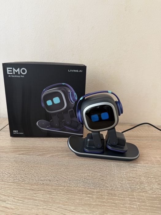 Розумний AI робот EMO
