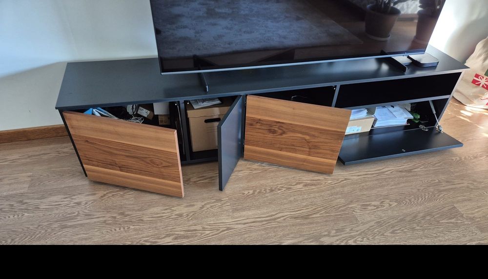 Movel TV /  Designer Oliver B.