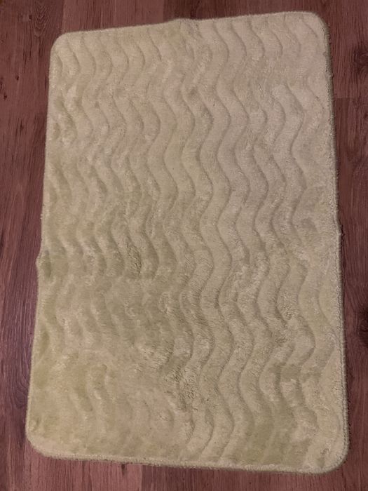 Dywanik łazienkowy jasno-zielony stan bdb