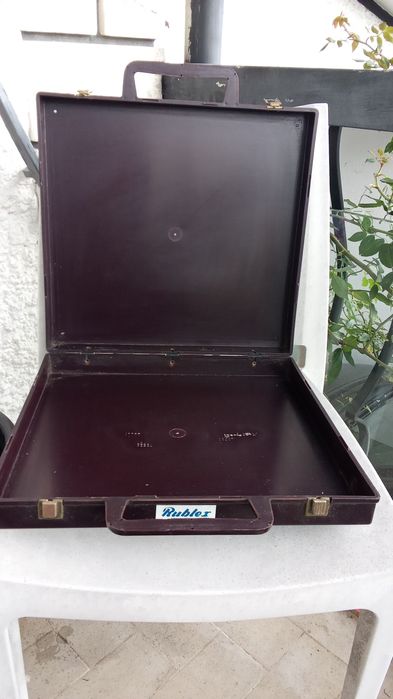 MALA TOILLETE  Mão e Ombro Boa Tudo Com Fechos Com 5 Fotos