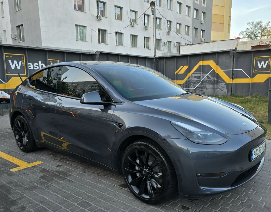 Продам Tesla Modely Y Dual Motor 2023 г