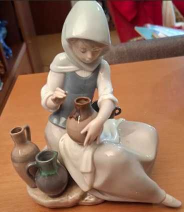 Menina dos Cântaros, em porcelana de LLADRÓ
