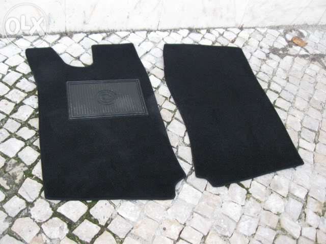 Tapetes fabricados à medida de cada automóvel.