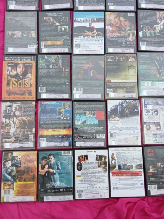 35 DVDs incluindo existenz
