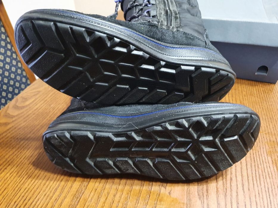 Ecco ,GoreTex 39, model Neela
