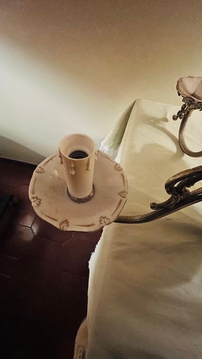 Candeeiro para sala. Metálico e cerâmica