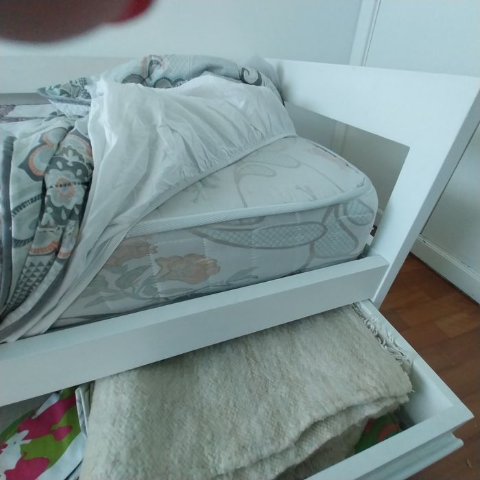 Cama dupla de solteiro