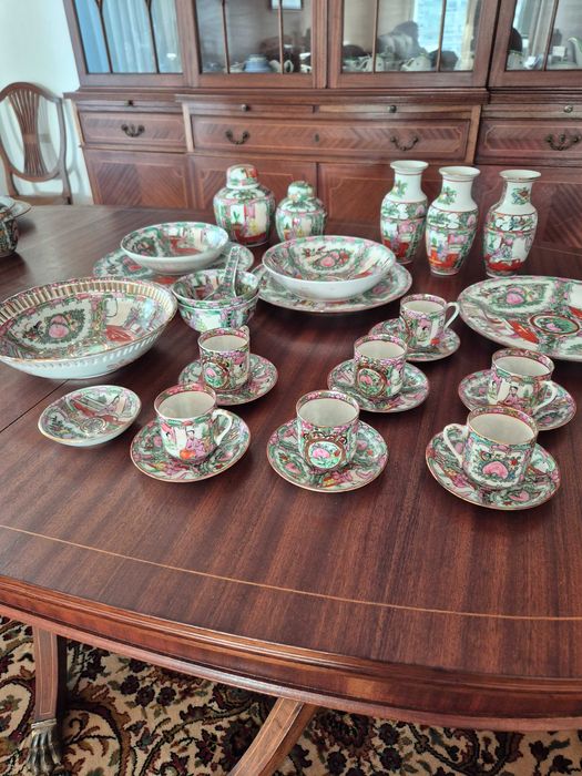 Magnífico Serviço 29 Peças Porcelana Chinesa Rose Medallion – Selo Macau