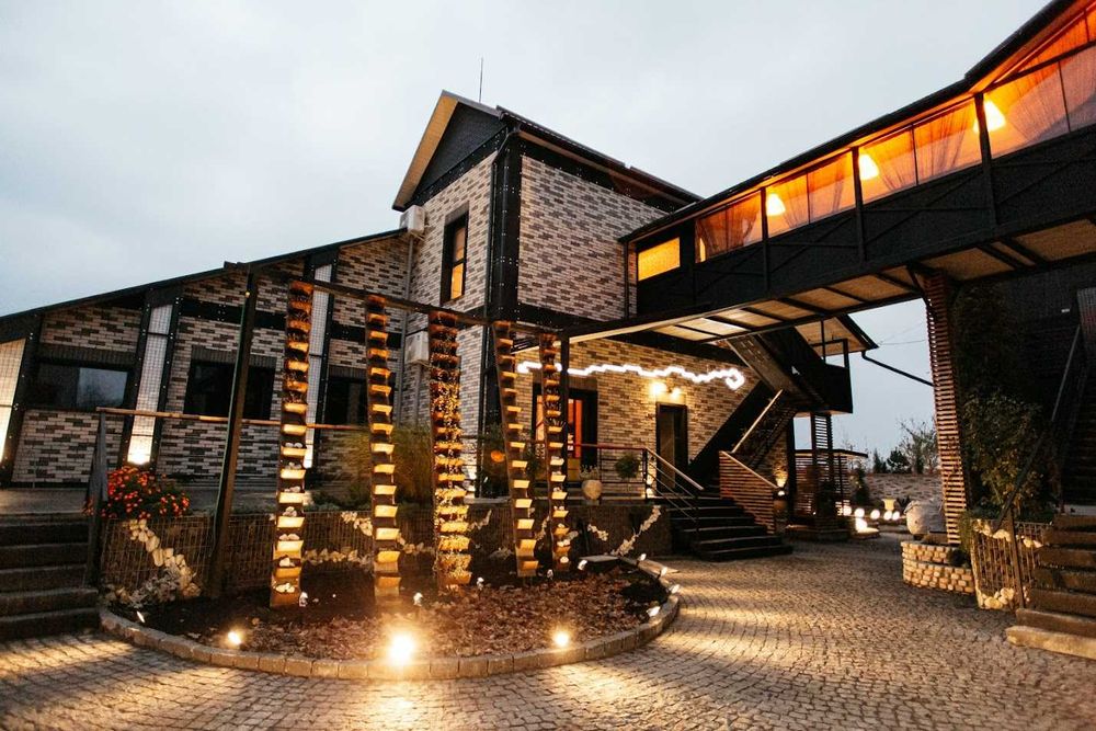 Апартаменти "LOFT" з терасою для відпочинку в Сарнах, подобова оренда