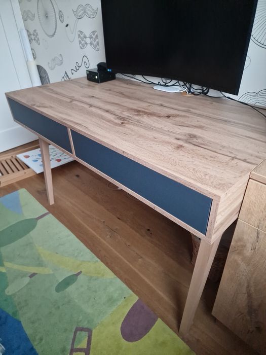 Biurko 130x65x78cm z szufladami