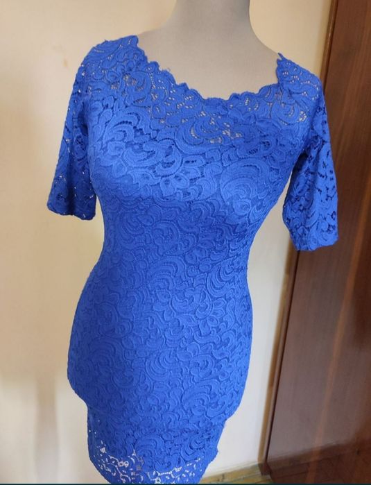 Плаття з гіпюру, добре тягнеться.