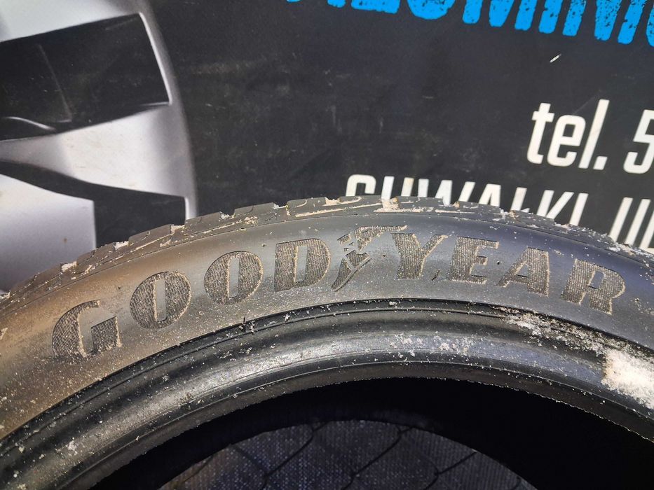 1x 235/45 R18 Goodyear UltraGrip Performance