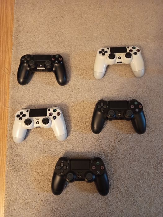 Продам Playstation 4