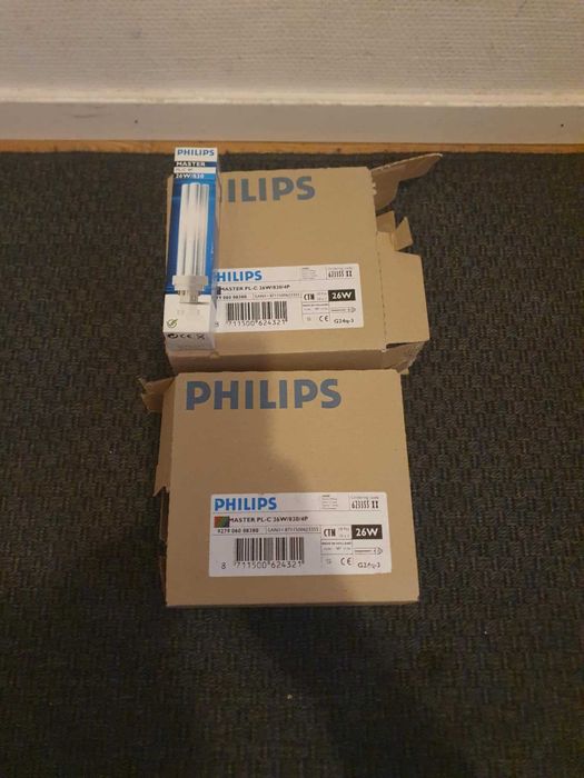 Nowa swietlowka kompakt MASTER PL-C 26W/830/4P 10 szt 200 zl