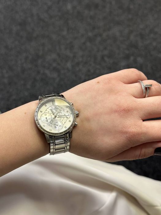 Жіночий годинник Guess