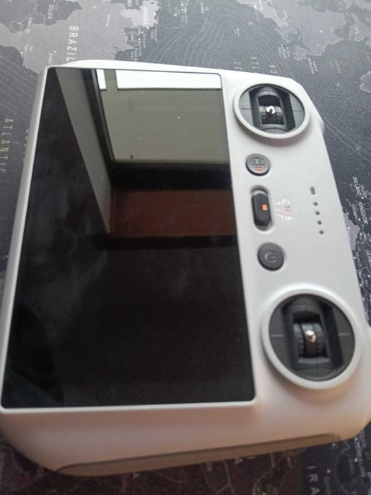 DJI RC Comando com Ecrã – Compatível Mini 3 Pro / Air 2S / Mavic 3