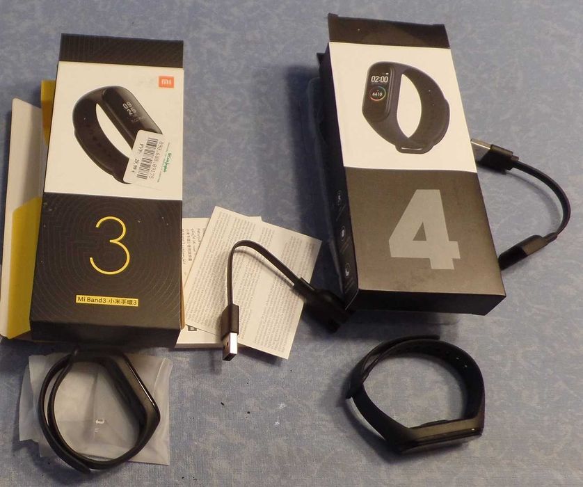 2 Smart Band Bracelets (74)64751448044417121