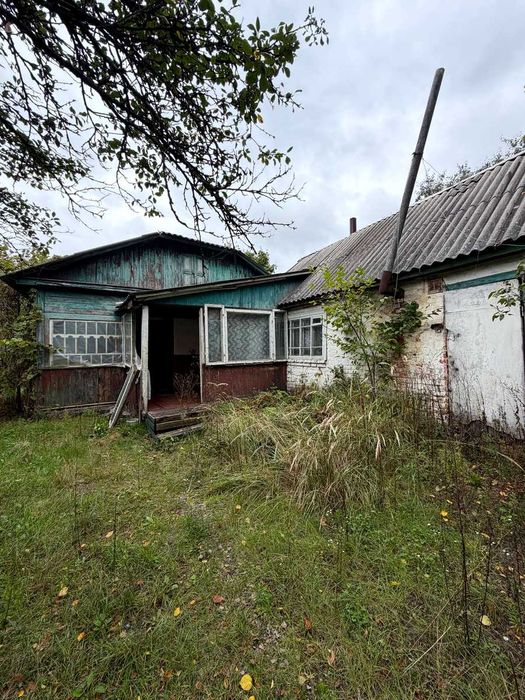 Будинок у Пісківці 80 км до Києва, земля 14 сот, поруч Ліс. Школа, садочок, електричка, лікарня. Можна сертифікат