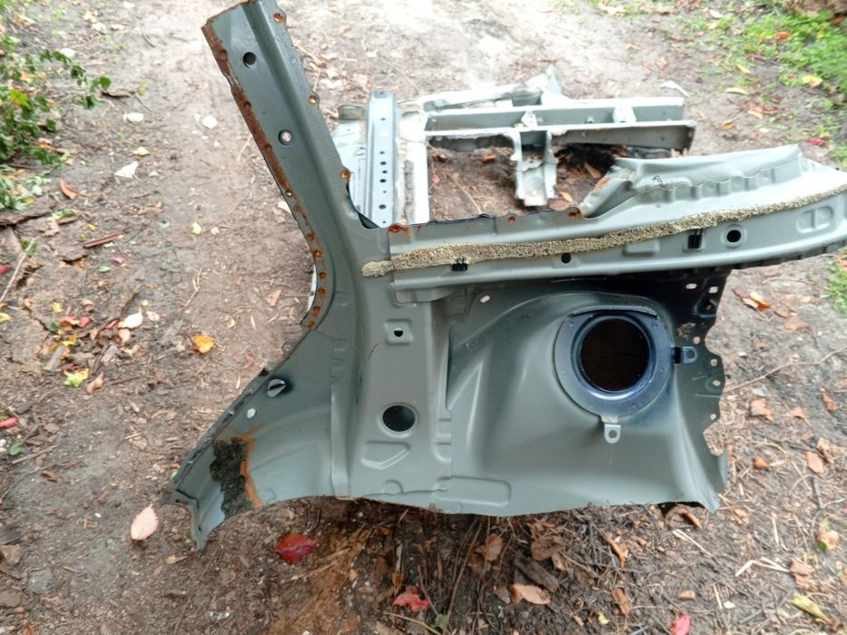 Лонжерон Тойота рав 4