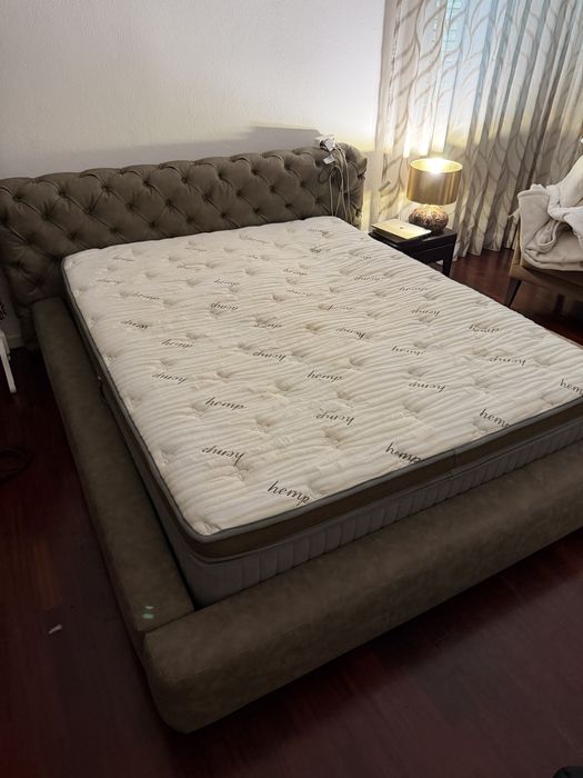 Cama de casal 160x200 estofada em ótimo estado