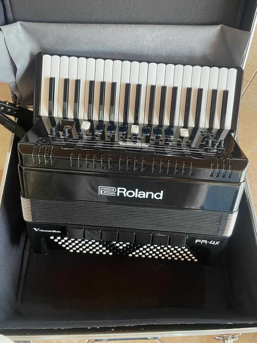 Roland FR4X Electronic Accordion64564315067009123