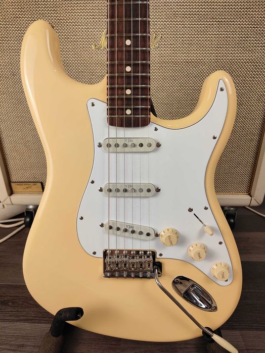 Fender Malmsteen US 2023