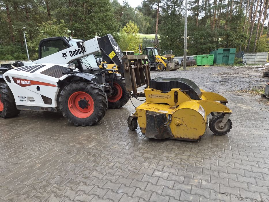 Usługi zamiatarką hydrauliczną z funkcją zbierania brudu