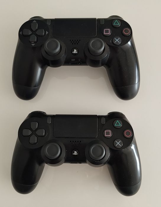 PS4 + comandos+ acessórios