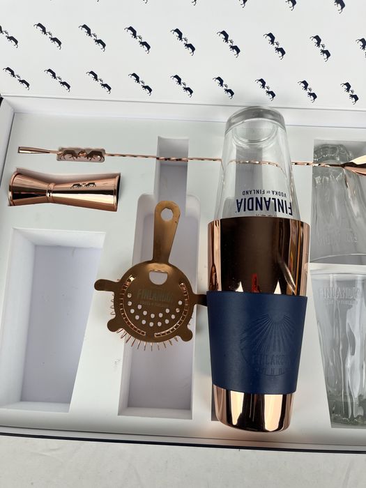 Zestaw prezentowy barmański szkalnki Finlandia dla barmana