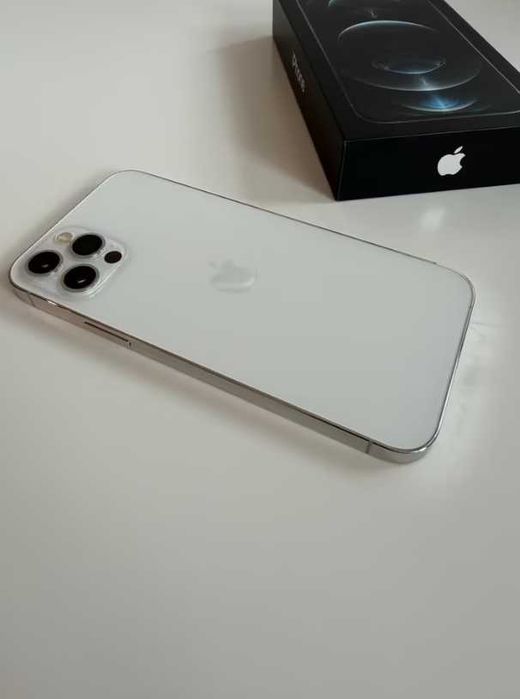 iPhone 12 Pro Srebrny 128 GB Bez Uszkodzeń Ani Blokad + Ładowarka