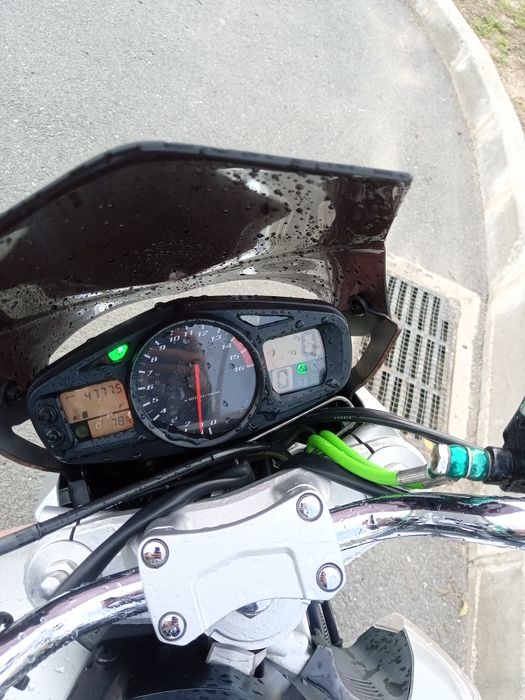 Suzuki GSR 600 (Naked) 98cv