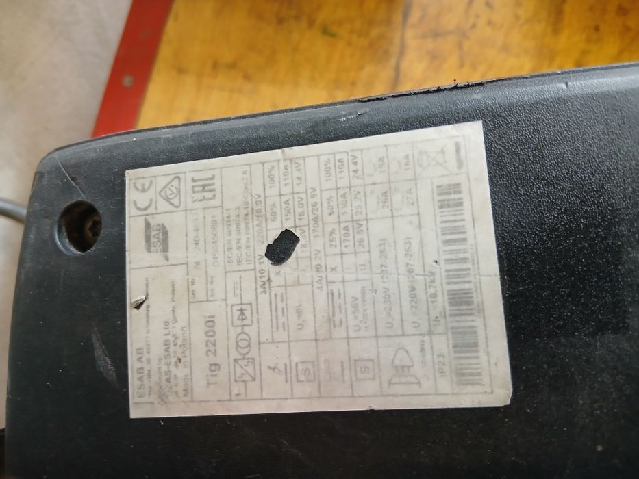 Apareilho de soldar ESAB 2200i TIG e ARC completo