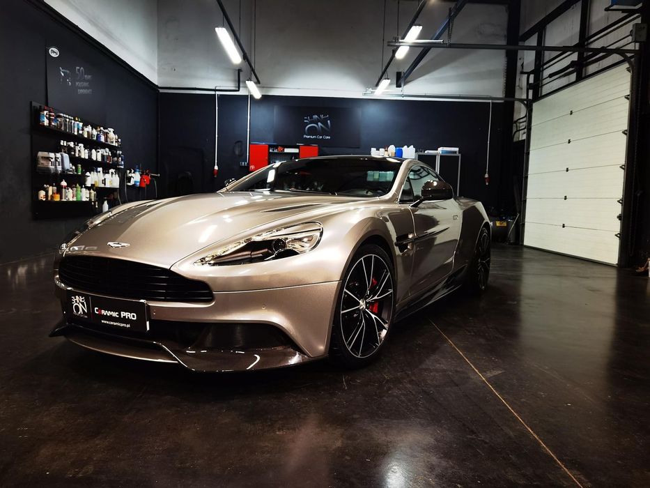 Aston Martin Vanquish
