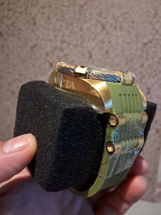 Invicta Bolt Vestige 52mm