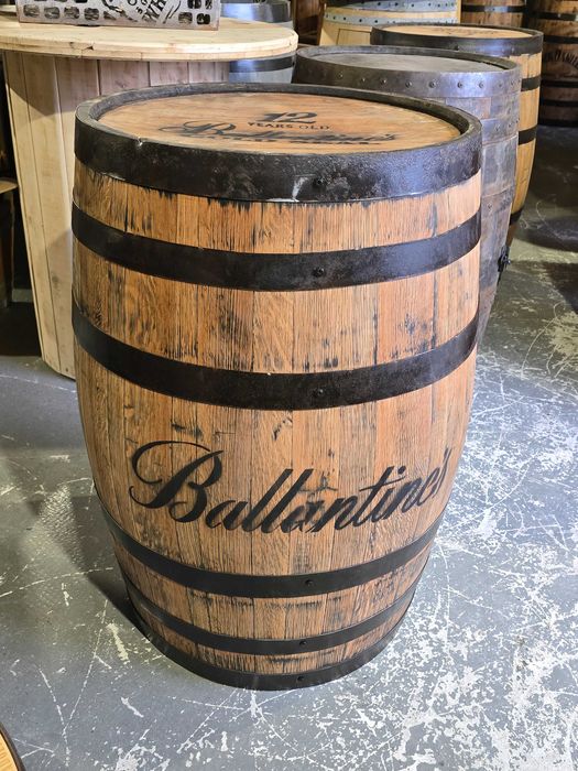Beczka dębowa, Ballantines 12 Gold Seal świetna na dekorację. Loft