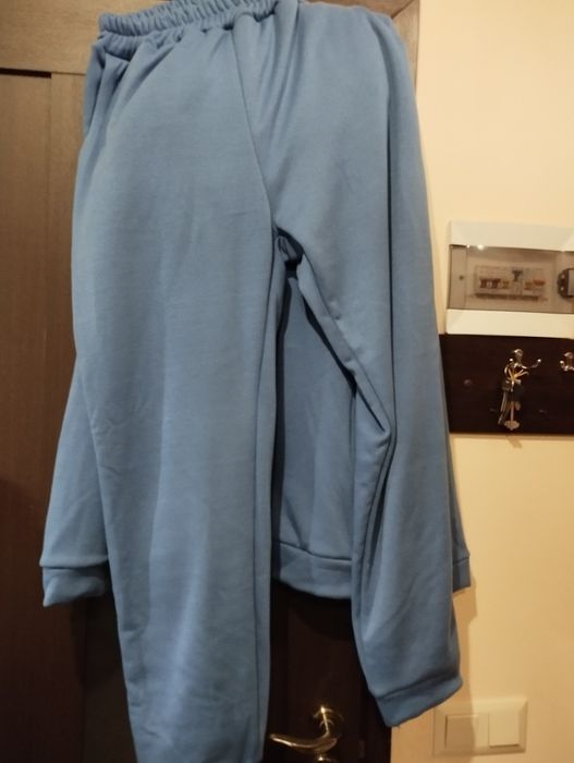 Продам костюм на флисе +ветровка54, 56 размер