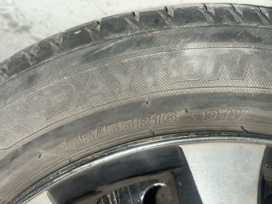 Felgi stalowe ford 5x108, opony letnie x4