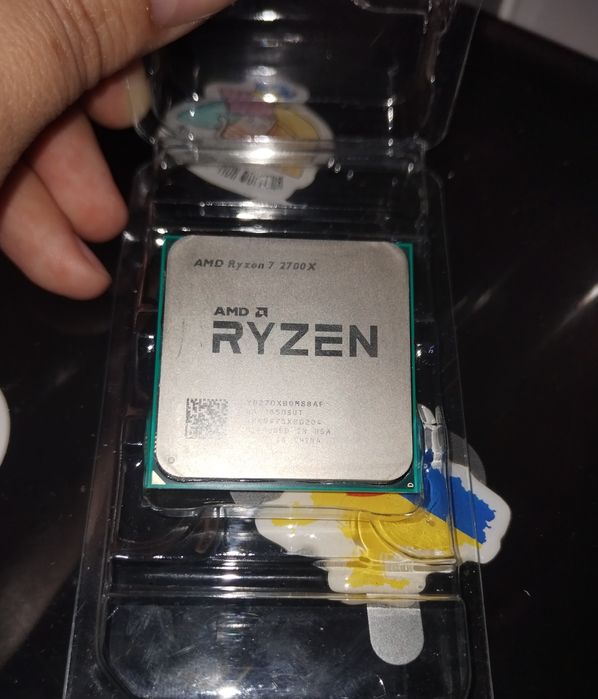 Продам процесор AMD Ryzen 7 2700X